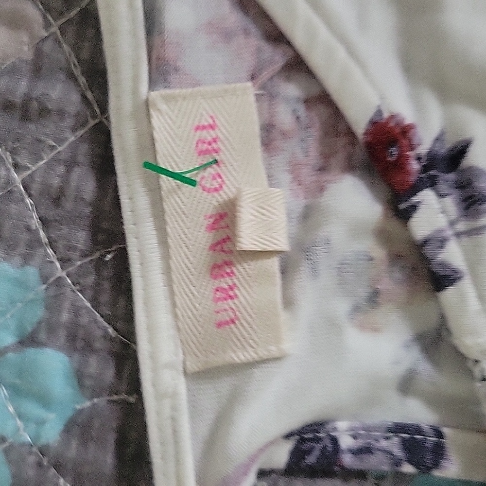 Bell Sleeved Shirt w/ Flowers Size L